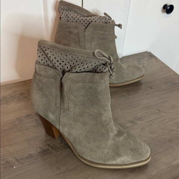 Crown Vintage | Clifton Taupe Suede Ankle Boots - laser cut mesh accents - 7.5 - Picture 2 of 5